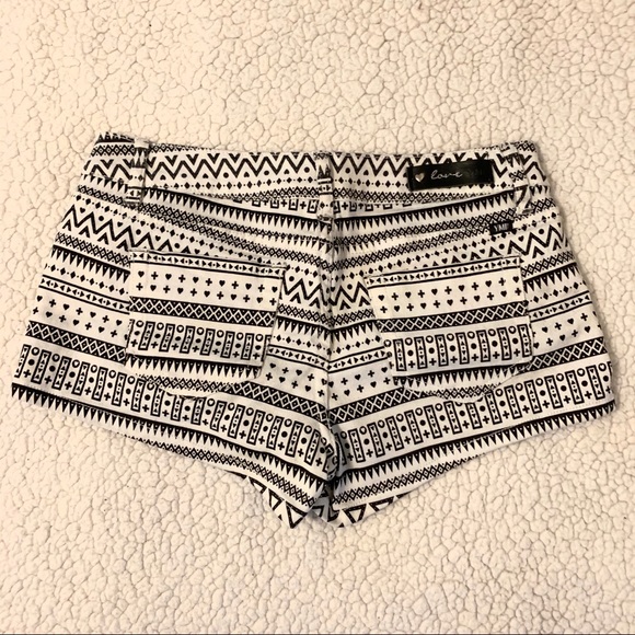 YMI Patterned Shorts-Size 5 - Picture 2 of 2